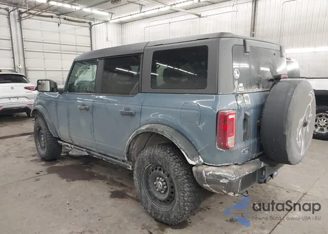 2023 Ford Bronco Black Diamond z USA, uszkodzony, nr VIN 1FMEE5DH4PLC18290